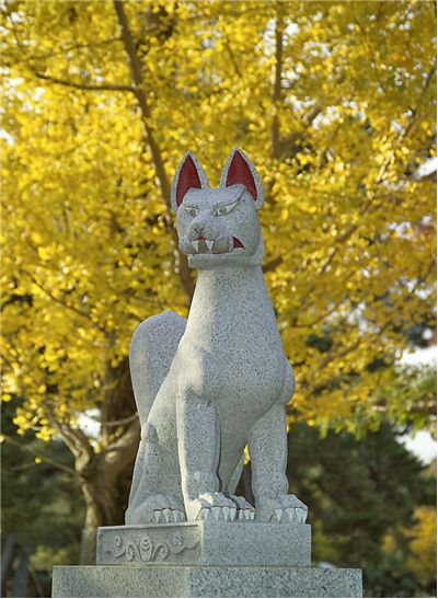 Kitsune Statue